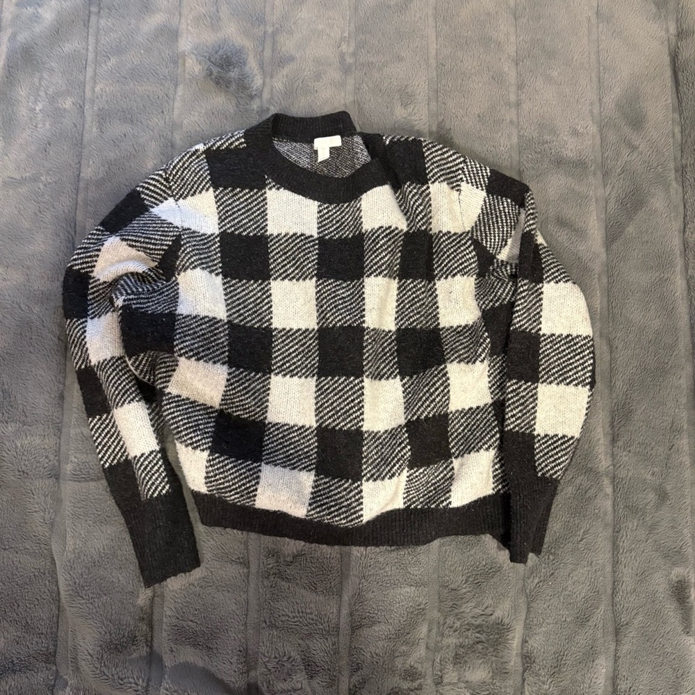 H&M Black and White Checkered Sweater